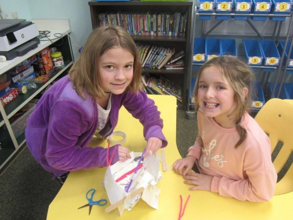 3rd-graders Quinn McIntosh and Mazzie Muller